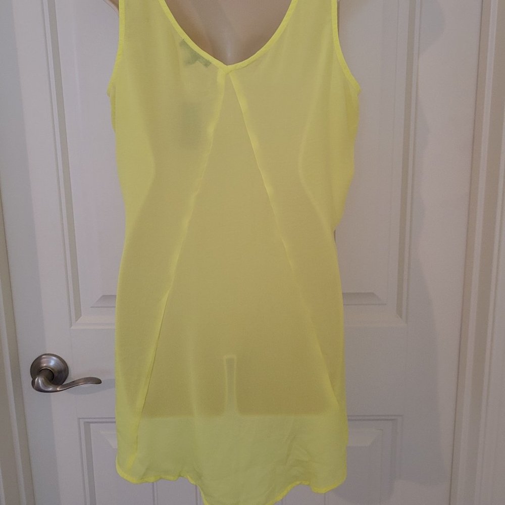 Express High/Low Lemon V-Neck V-Back Tank - Picture 2 of 7